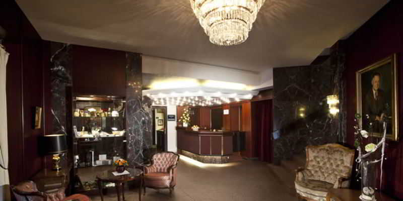 באיירוט Hotel Bayerischer Hof מראה חיצוני תמונה